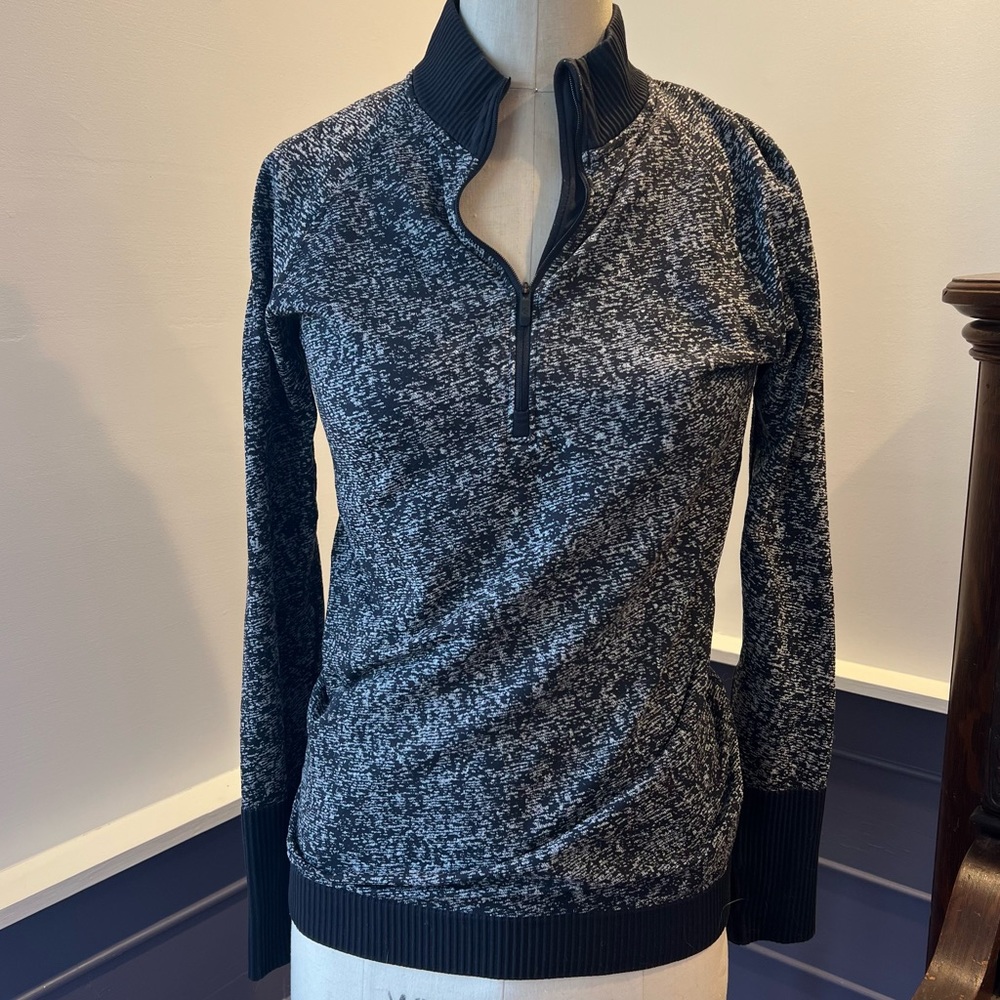 Lululemon pullover. Quarter zip. Size 4